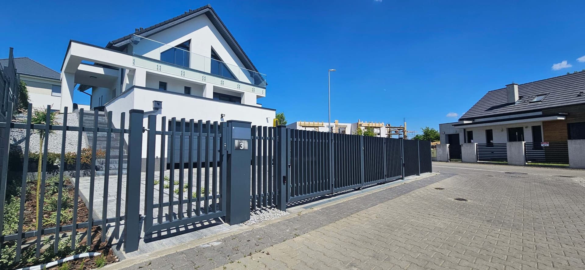 Garagentore für stilvolle und sichere Garagenlösungen
