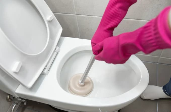 Toilette Verstopft Solingen: Warum Schnelle Hilfe Wichtig Ist
