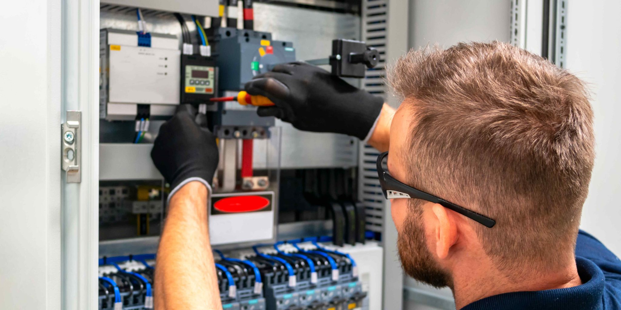 DGUV V3 Prüfung: Sicherheit für elektrische Anlagen gewährleisten