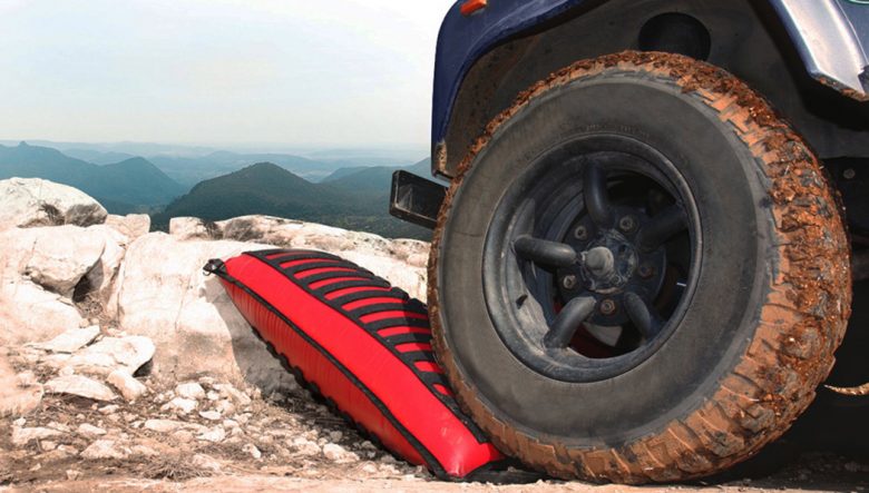 Wegweisende Triumphe: Herausforderungen meistern mit der Seilwinde 12V – Ihrem ultimativen Offroad-Begleiter