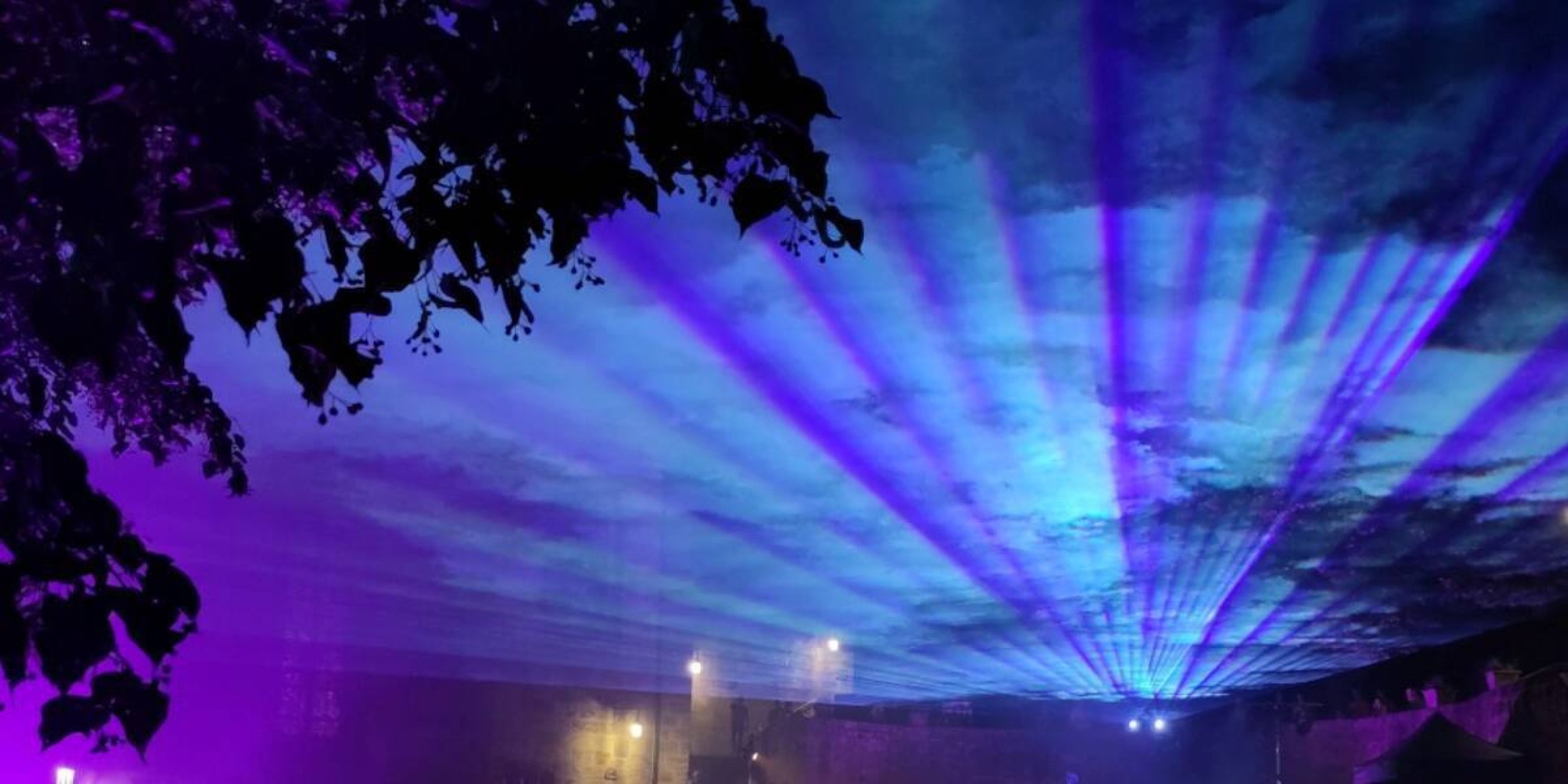 Beamer mieten Münster: Verleih für jedes Event, jeder Größe