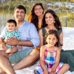 62df7b7968bf63bcde66ce53_host-family-on-the-beach-with-au-pair