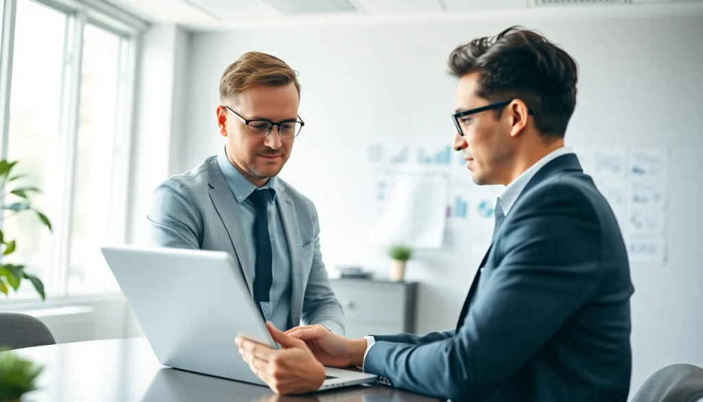 Headhunter IT berät Kunden in modernem Büro über IT-Talente.